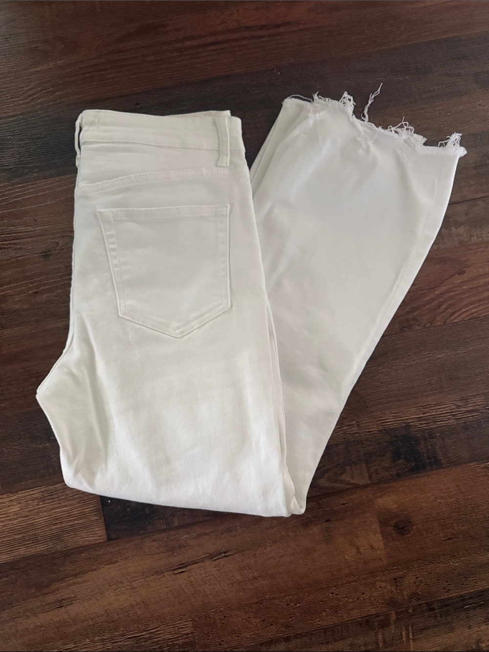 Vervet Frayed-Hem White Cropped Jeans for Women